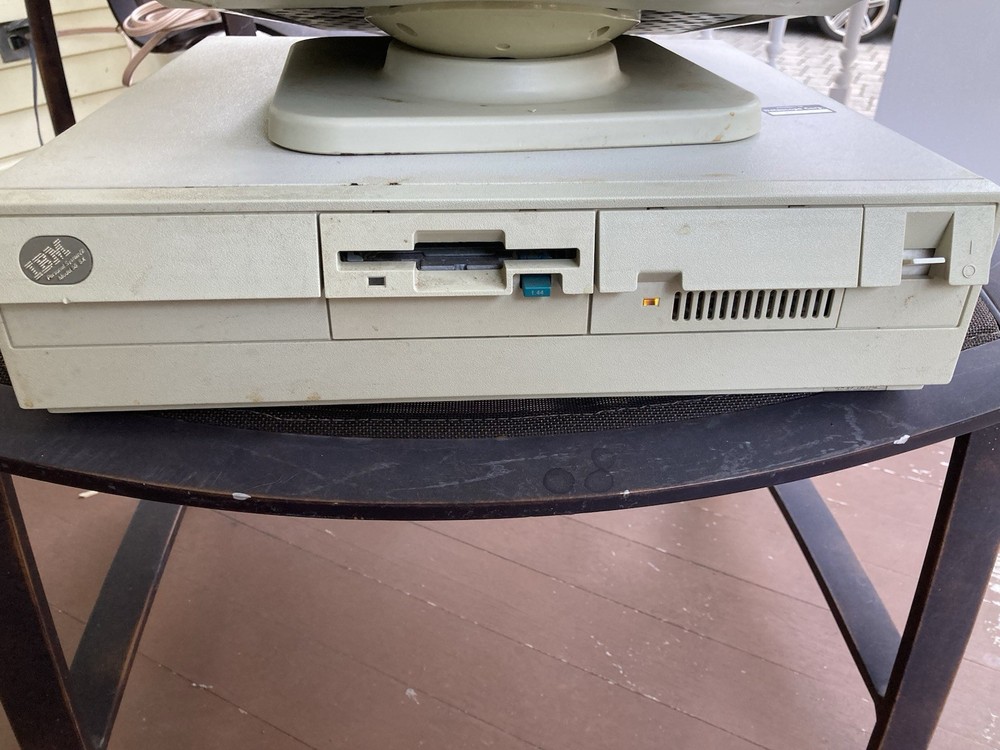 Vintage IBM PS/2 55 SX Computer Powers On
