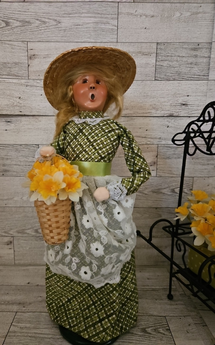 Byers Choice Caroler Signed Lady 15" Tall Daffodils Metal Cart Spring Easter