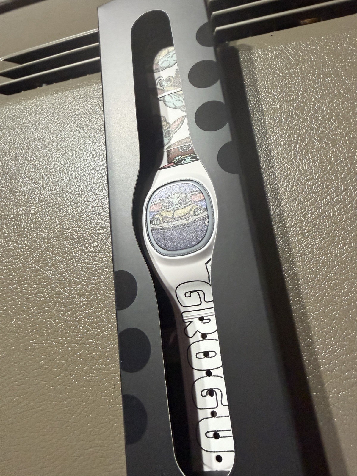 NEW Disney Magic Band Plus + Star Wars GROGU The Mandalorian UNLINKED W/ CABLE