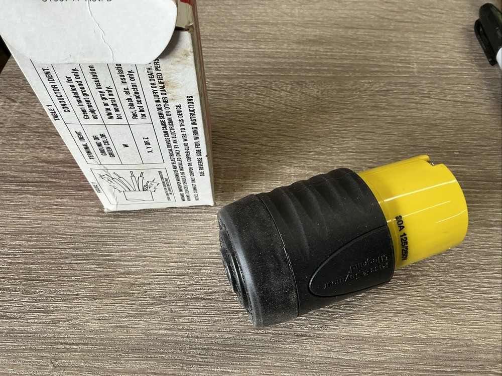 Pass & Seymour Turnlock Plug L1430-P