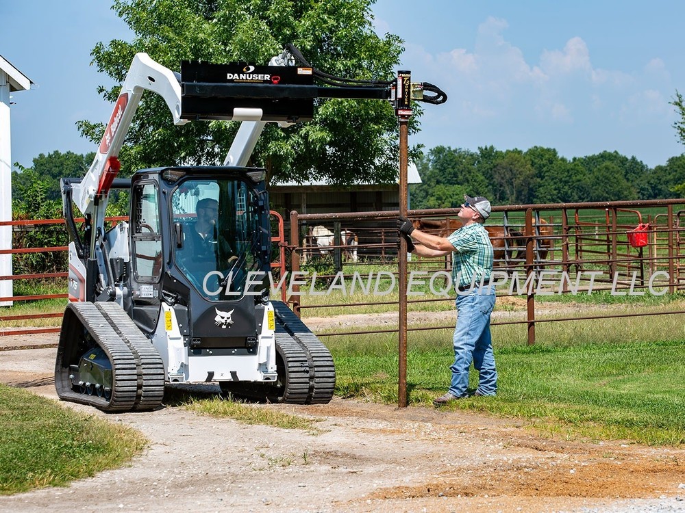 DANUSER T3 FENCE POST DRIVER ATTACHMENT Off Set Skid Steer Loader Mount T-Post