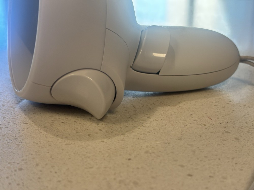 RIGHT Hand Controller for Meta Oculus Quest 2 JD96CX * Excellent *