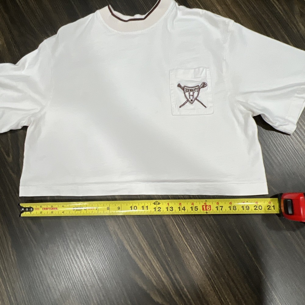 Size Large Hogwarts X Reebok Wizarding World Cropped Tee