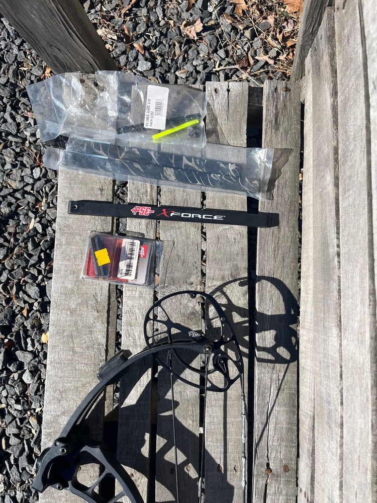 pse full throttle 70lb/29in draw compound bow with extras
