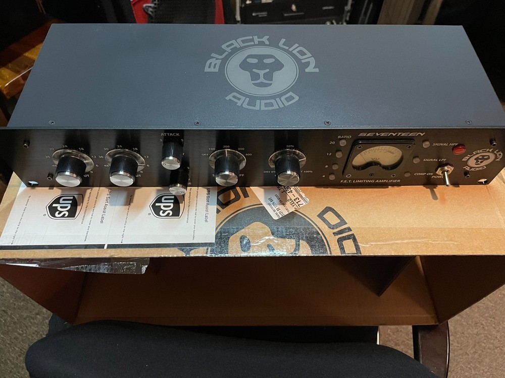 Black Lion SEVENTEEN FET Limiting Amplifier 1176 Compressor