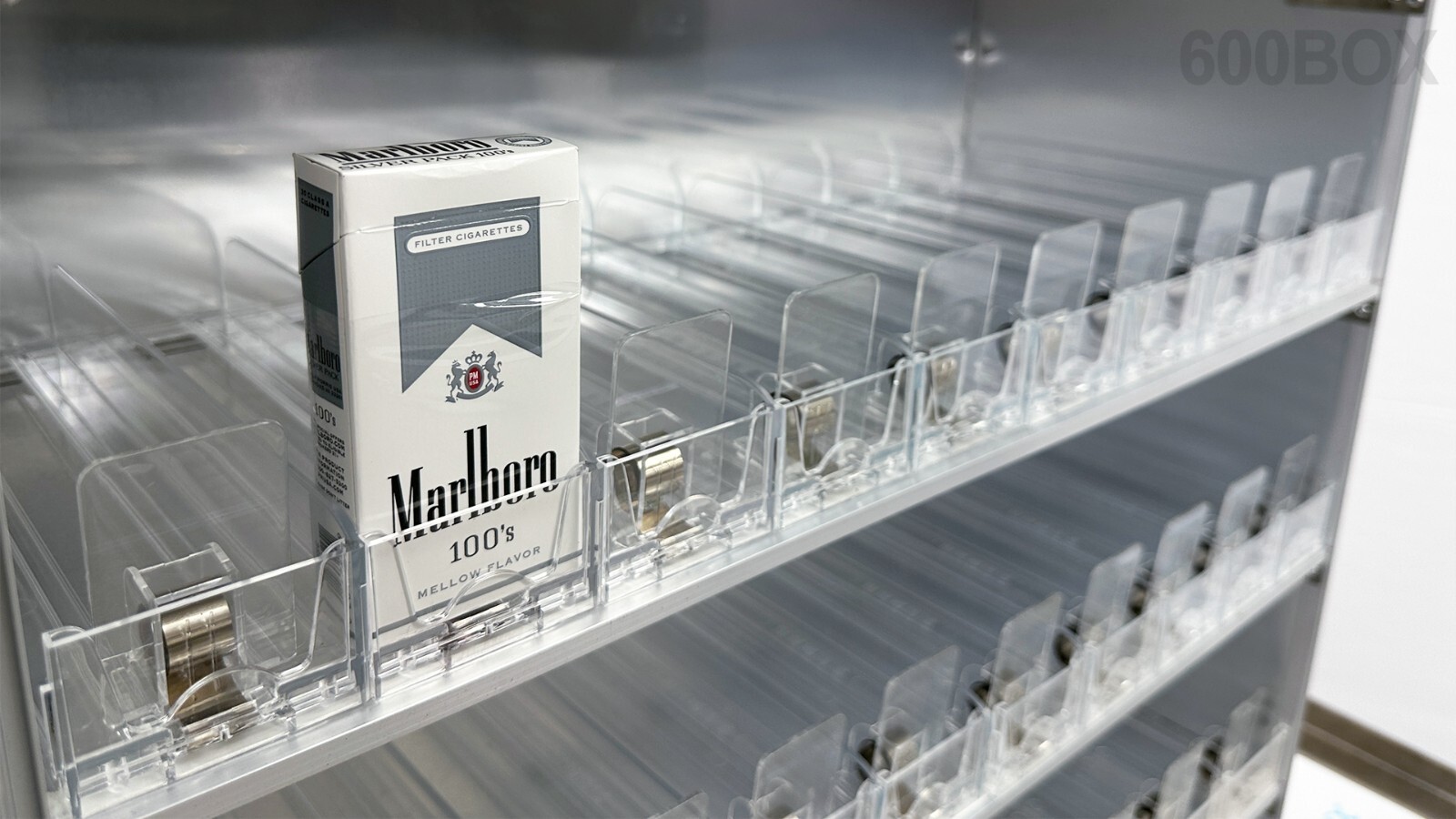 24" W 600 Pack Cigarette Tobacco Display Rack, Transparent Shelf