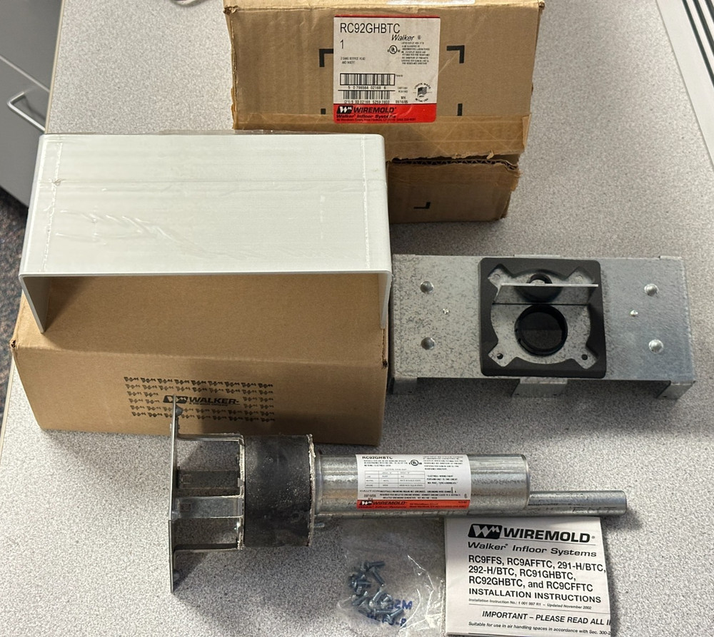 NEW Wiremold RC92GHBTC Poke-Thru Insert With Double-Width Service Head + Insert