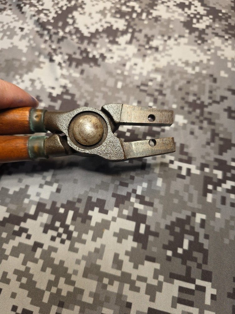 LYMAN SINGLE CAVITY BULLET MOLD LEAD MOULD HANDLE RELOADING