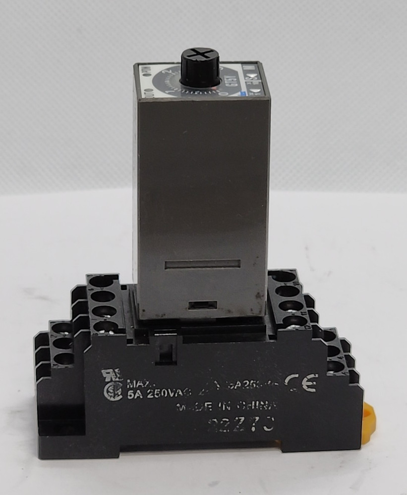 IDEC GT5Y-4SN 24VDC ELECTRONIC TIMER & SOCKET [RC2-4]