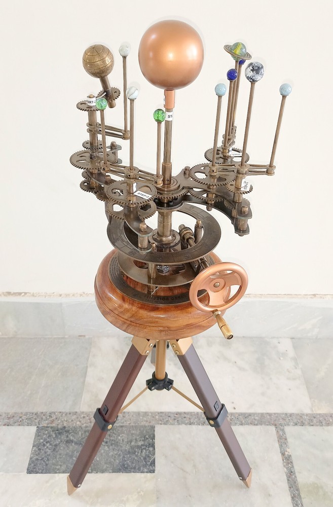 Solar System Celestial Model Fully Functional Antique Look Orrery Saturn Tripod