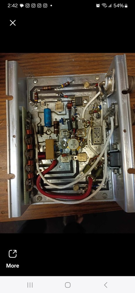 Power Amplifier - Powered Amplifier 6"lx 4 1/2"w The unit is untested