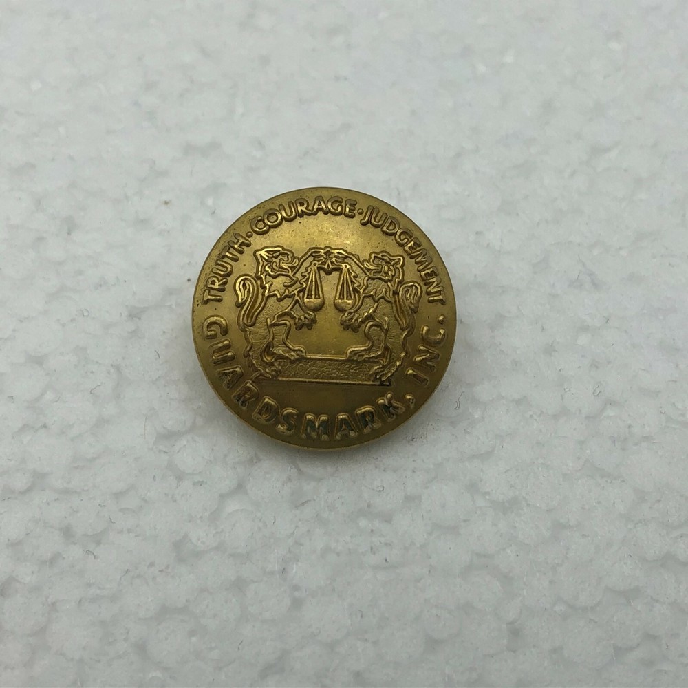 GUARDSMARK Uniform Button Waterbury Truth Courage Judgement Security Guard