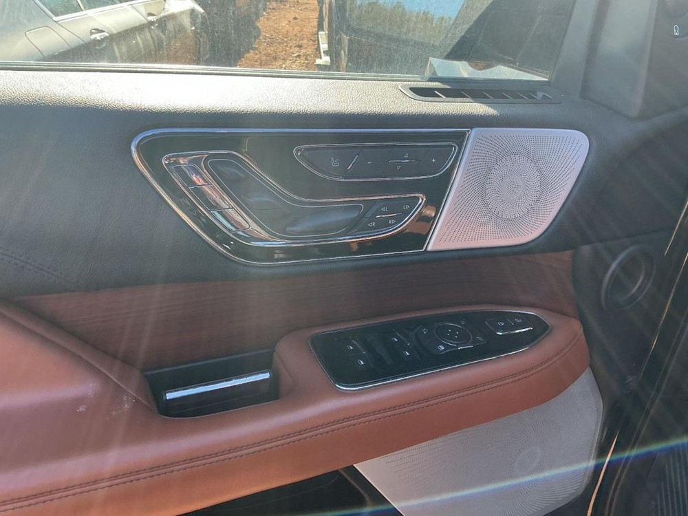 Fuse Box Engine Fits 18-21 NAVIGATOR 4956829