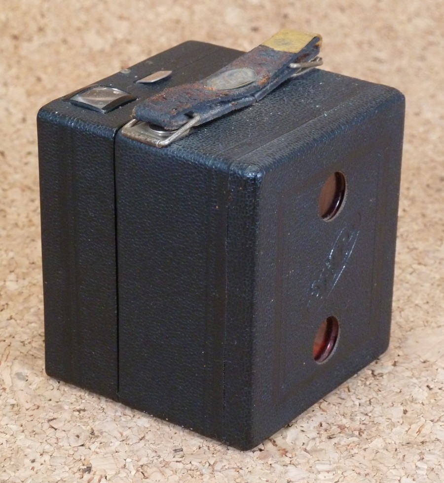 Vintage Eho Box 3x4cm Baby Box Camera (C.1932) - Nice original condition
