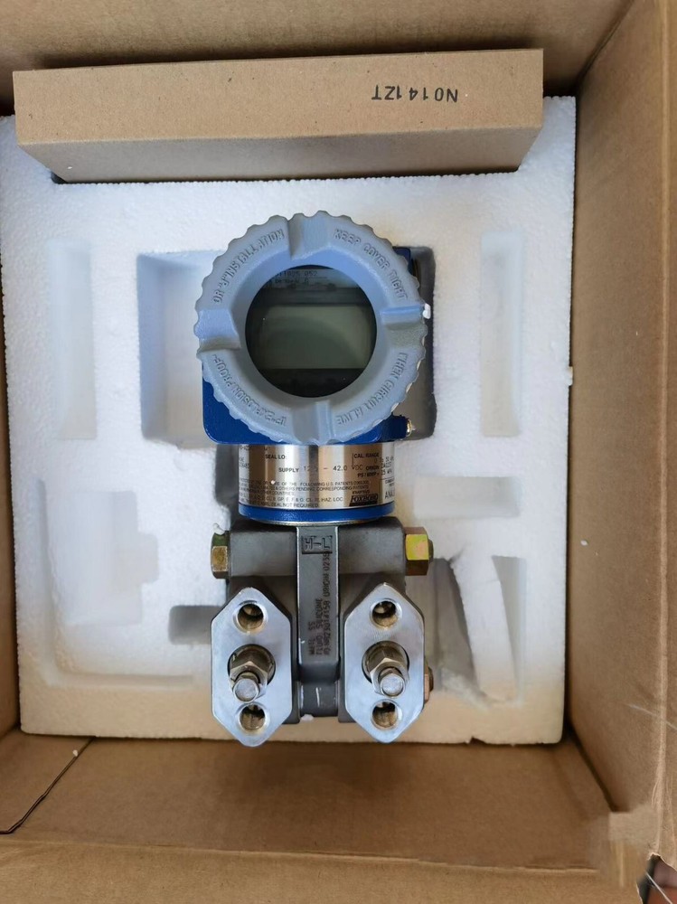 IDP10-A22B21F-M1  FOXBORO Pressure Transmitter