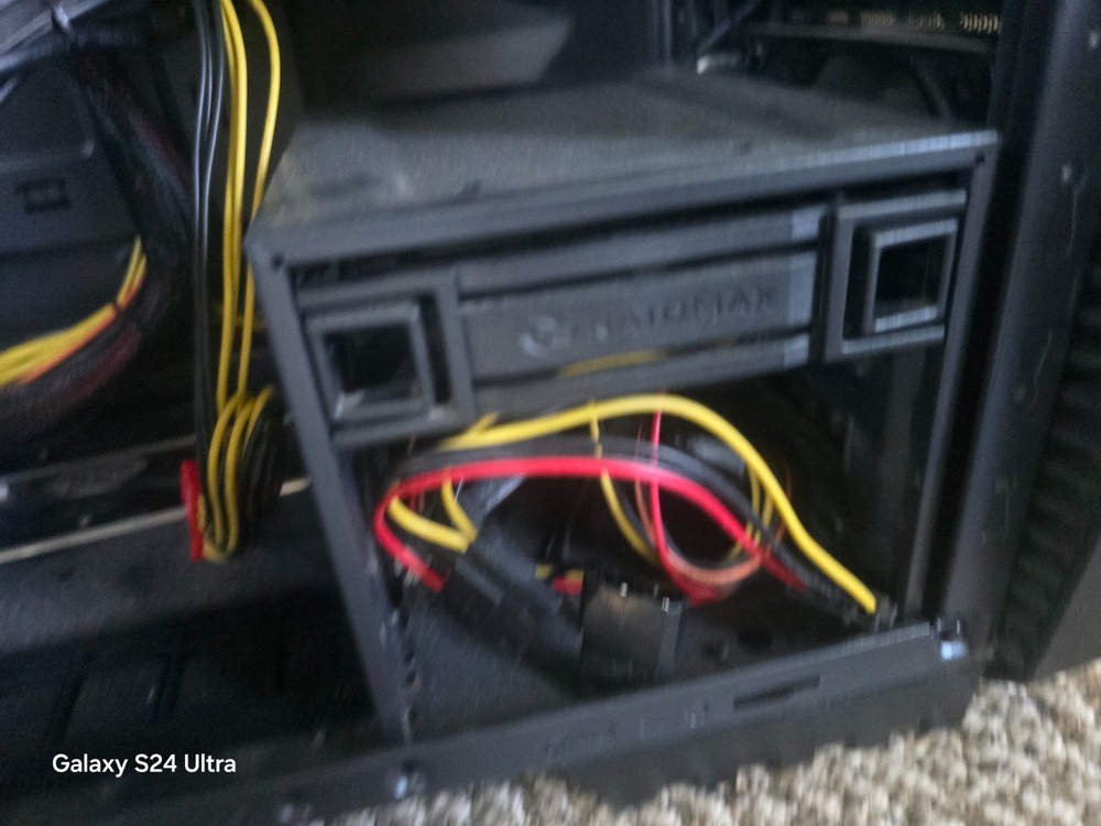 RAIDMAX ATX Mid‑Tower Gaming Case w/ Kingwin 750W PSU & Multi‑Card Reader – Iron