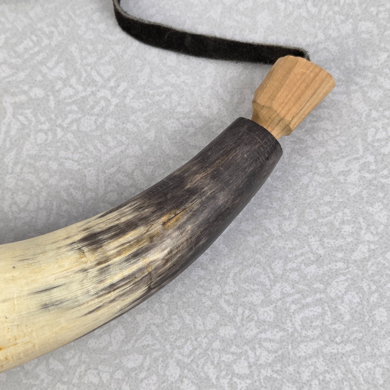 Powder Horn Natural Animal Horn Rustic Hunting Decor Prop Decorative 8"