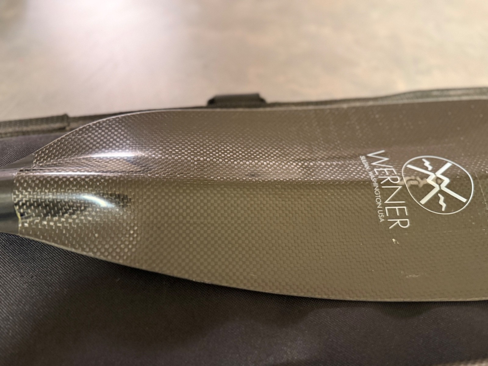 Werner Kalliste 2 Piece Straight Shaft Kayak Paddle - Carbon - Includes Case