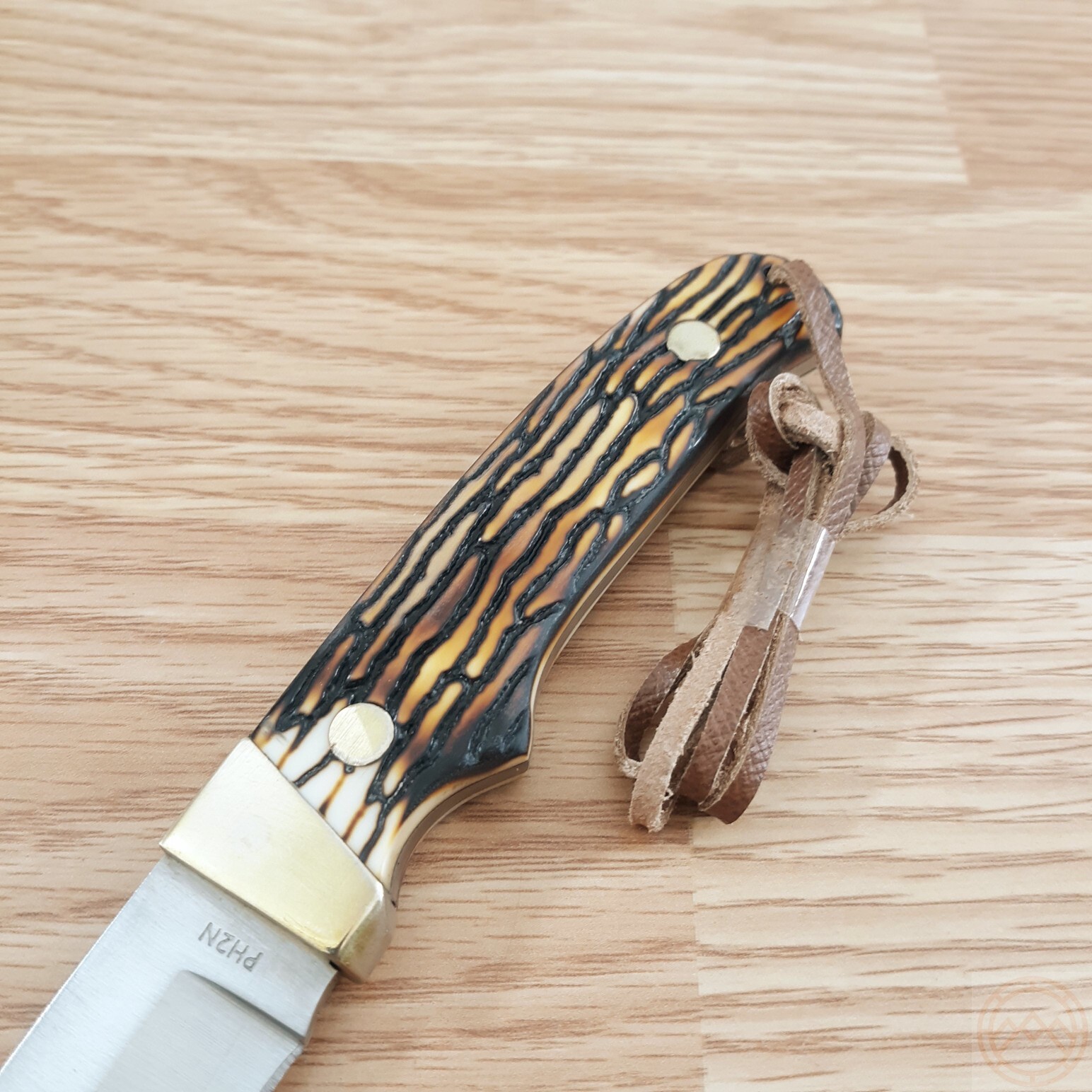 Schrade Hunter Fixed Knife 2.75" 7Cr17MoV Steel Full Tang Blade Staglon Handle