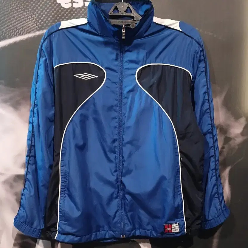 Umbro Old School Windbreaker Jacket M