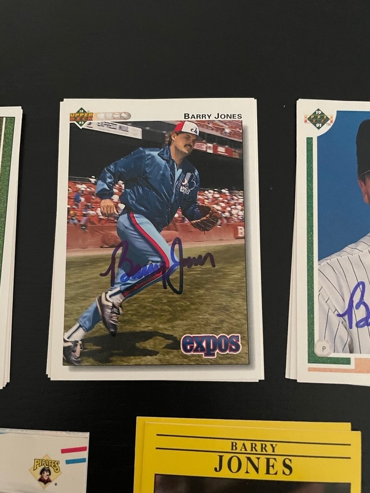 Expos Barry Jones signed Upper Deck 1992 Card