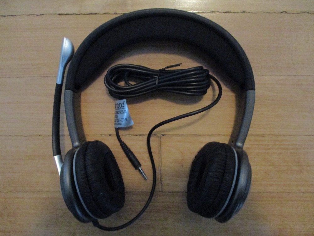 Egghead Deluxe Multimedia Adjustable Mic Leatherette Cushions Headset New 1X