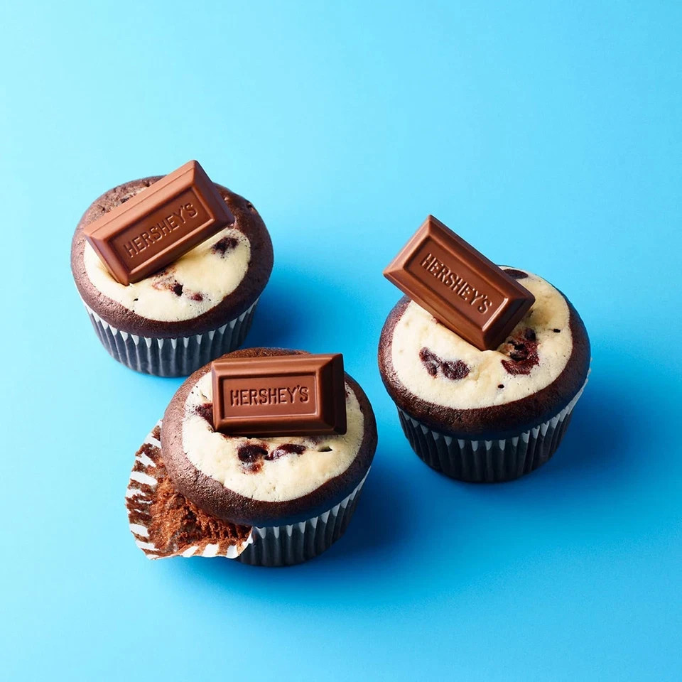 HERSHEY'S Miniatures Assorted Chocolate Candy Party Pack, 35.9 Oz