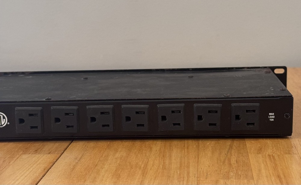 Gemini PL-90 Rack Mount Power Conditioner and Light Module (Outlets do not work)