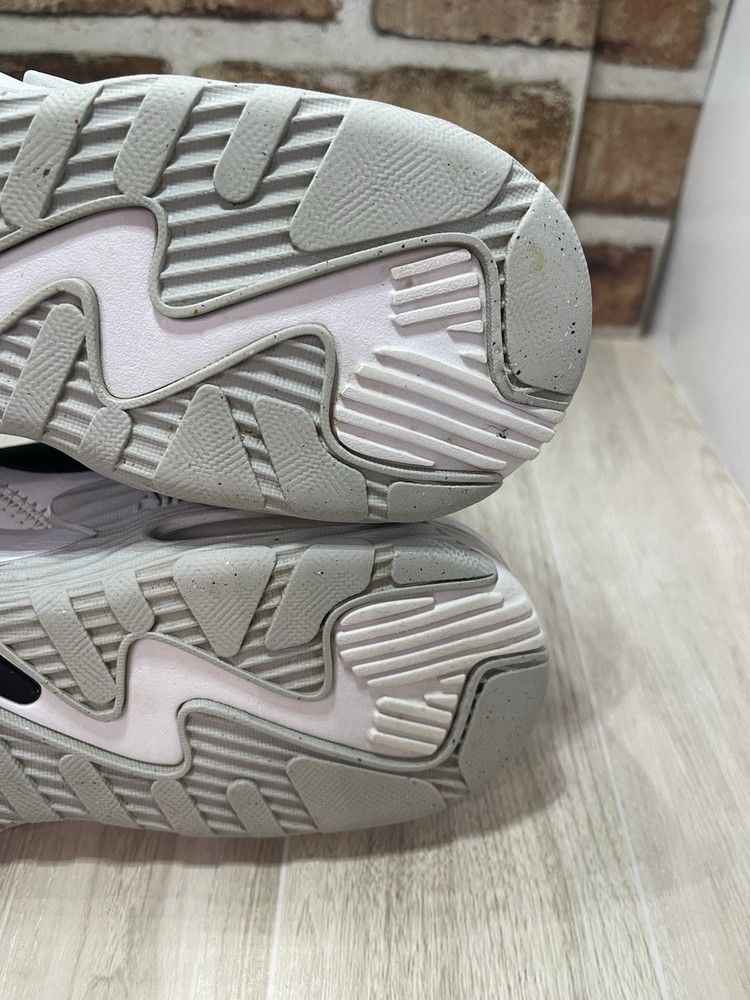 Size 8.5 Nike Air Max Excee White
