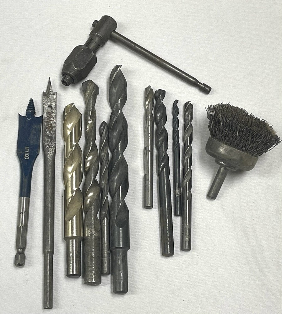 Dewalt Handheld Power Drill w/10 Bits & Case