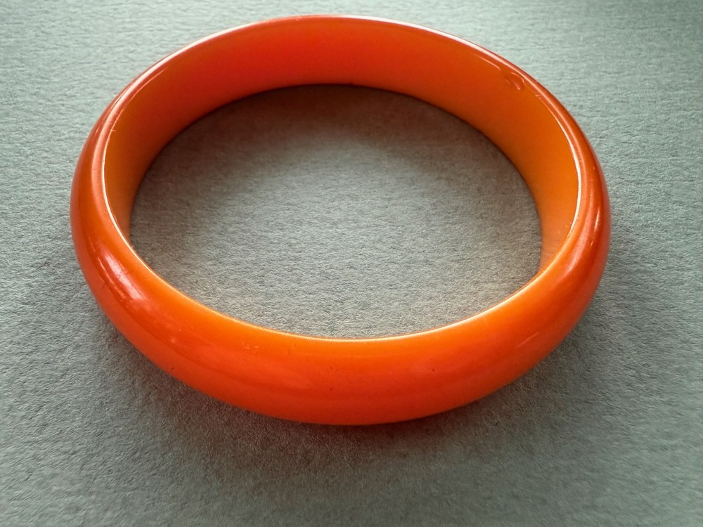 VINTAGE BUTTERSCOTCH BAKELITE TESTED 2 1/2" BRACELET BANGLE