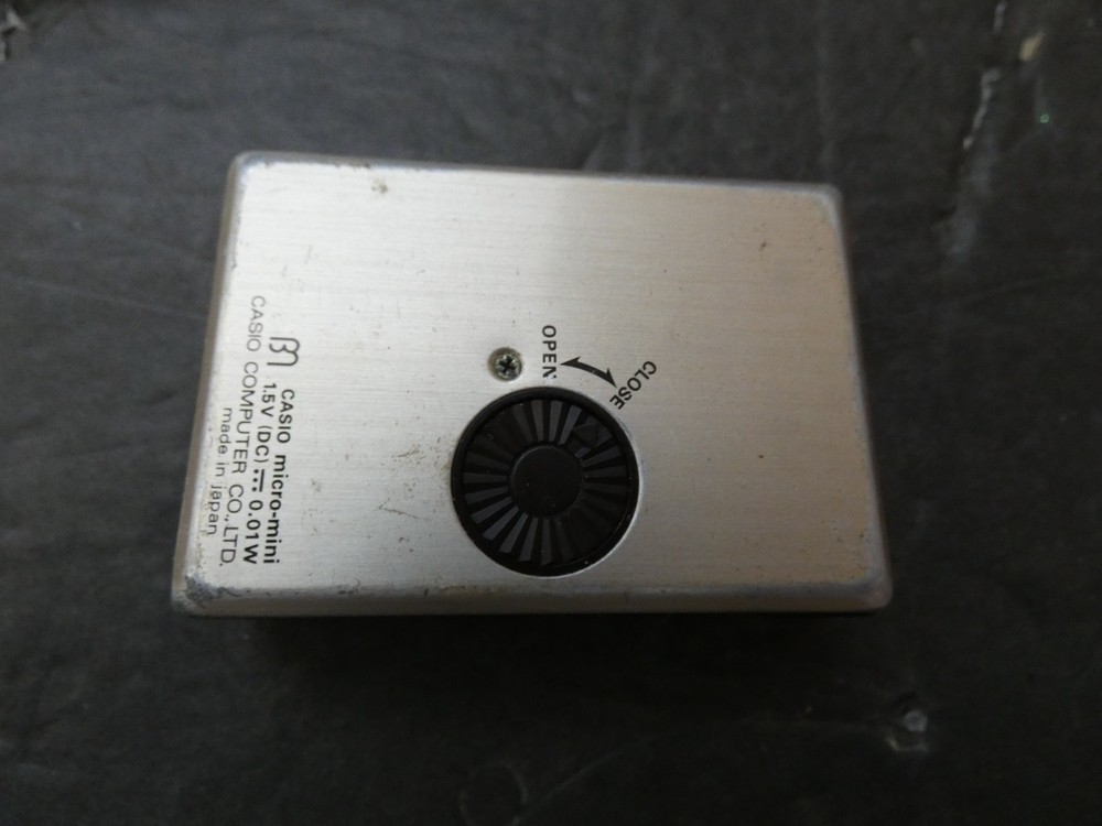 VINTAGE CASIO MICRO MINI CALCULATOR & CASE