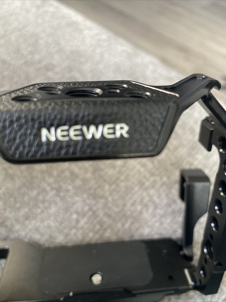 Neewer Camera Cage for RS2 RS3 Camera Cage Only - No Box