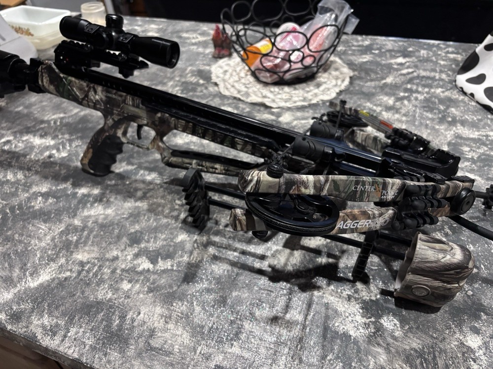 CenterPoint AXCD190FCK Dagger 390 Compound Crossbow
