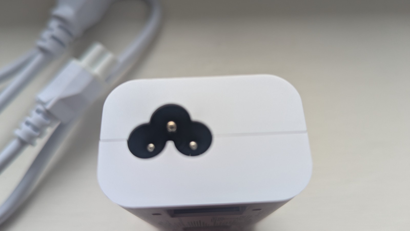 Ubiquiti Unifi POWER OVER ETHERNET INJECTOR POE-24-12W-G-WH MINT CONDITION