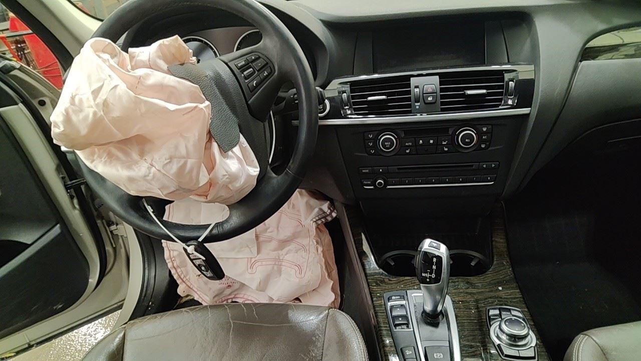 (LOCAL PICKUP ONLY) Trunk/Hatch/Tailgate With Power Opening And Closing Fits 11-