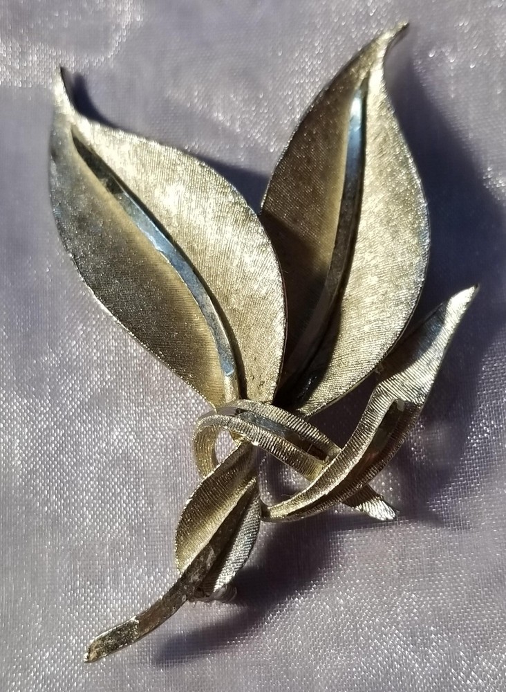 BSK Textured Silver Tone Leaf Spray Brooch/Pin