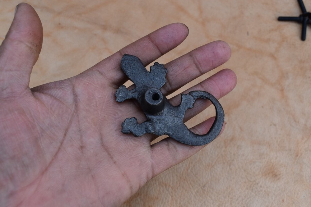 Cast iron door knob Lizard Shape Cabinet Dresser Drawer Pulls Handles knobs 10pc