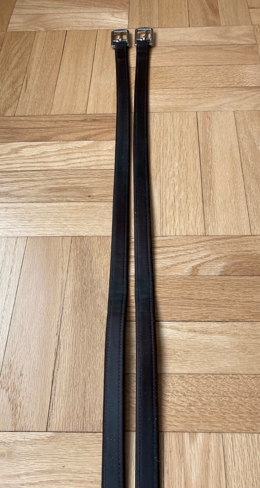 Super Comfy 17" Devoucoux Lab saddle with stirrup leathers