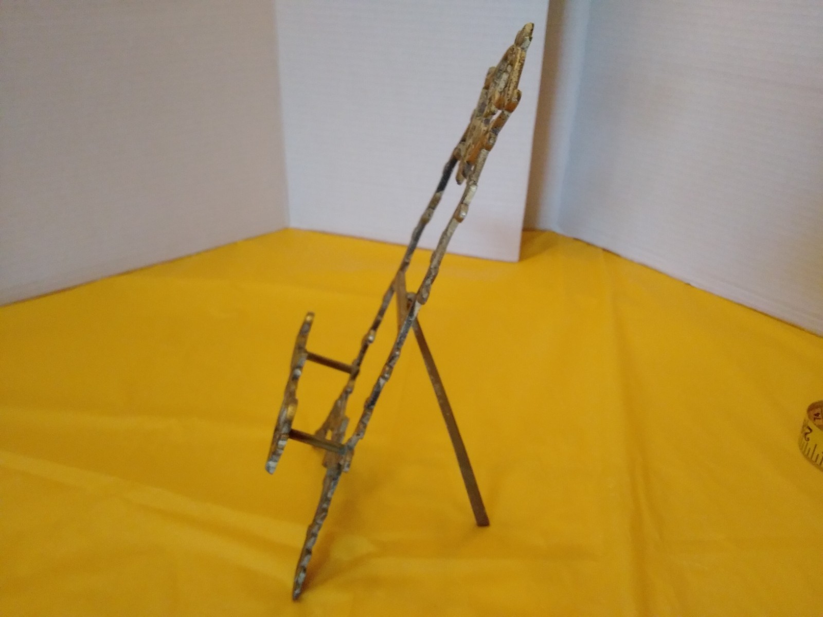 Vintage Metal Victorian Style Art Nouveau Table Display Stand Easel Brass 11”