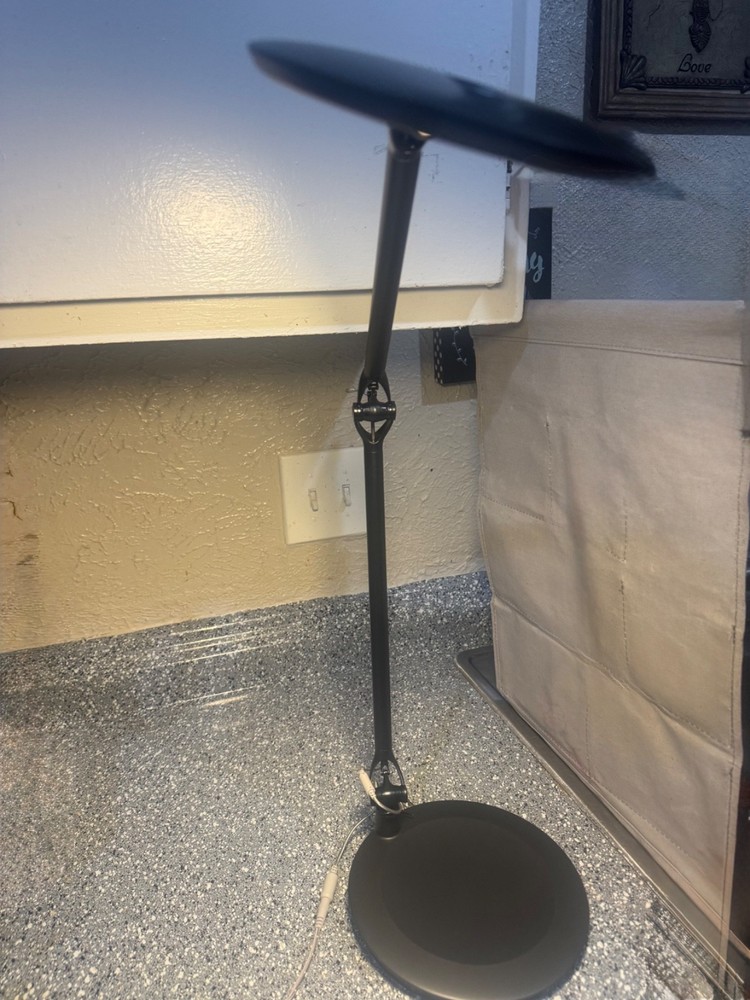 Humanscale ELEMENT Disc Lamp LED Light Disc Technology Base Excellent Condition