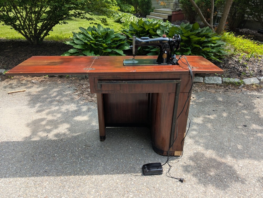 1953 Singer Sewing Machine