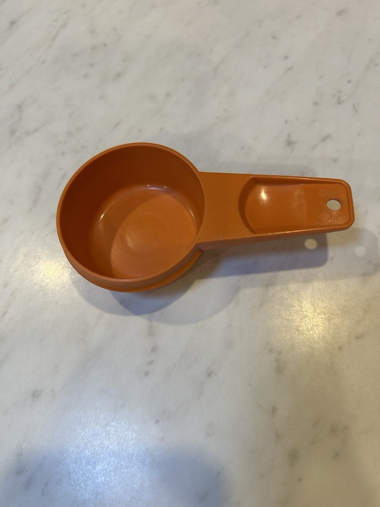VINTAGE TUPPERWARE OrangeMEASURING CUPS & Spoons
