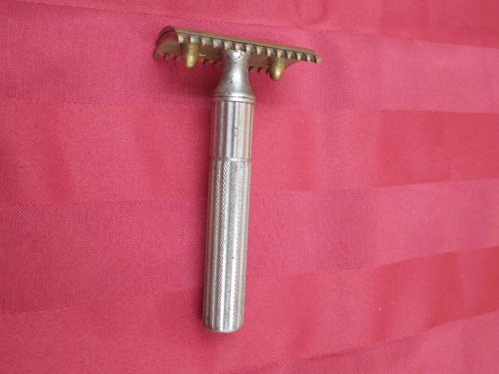 Vtg Gillette Brass Head Comb Safety Razor