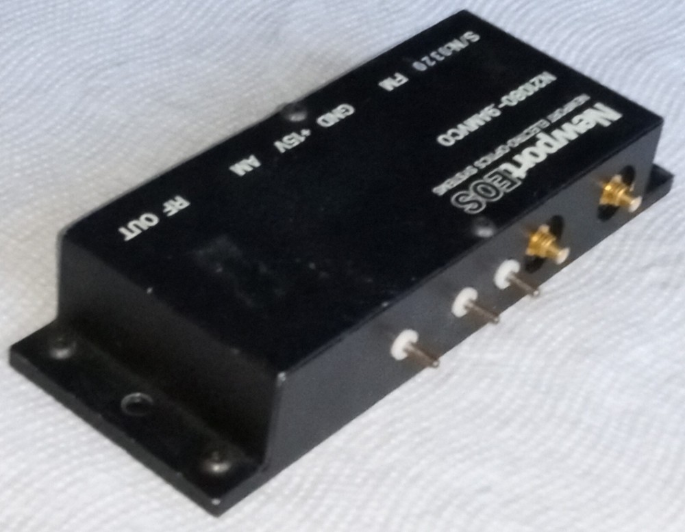 Newport EOS N21080-.9AMVCO Wide Band VCO for UHF Transmitters and Experiments