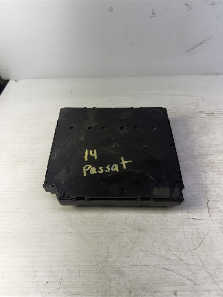 2012-2018 VW PASSAT BODY CONTROL MODULE BCM COMPUTER 5K0937087AE