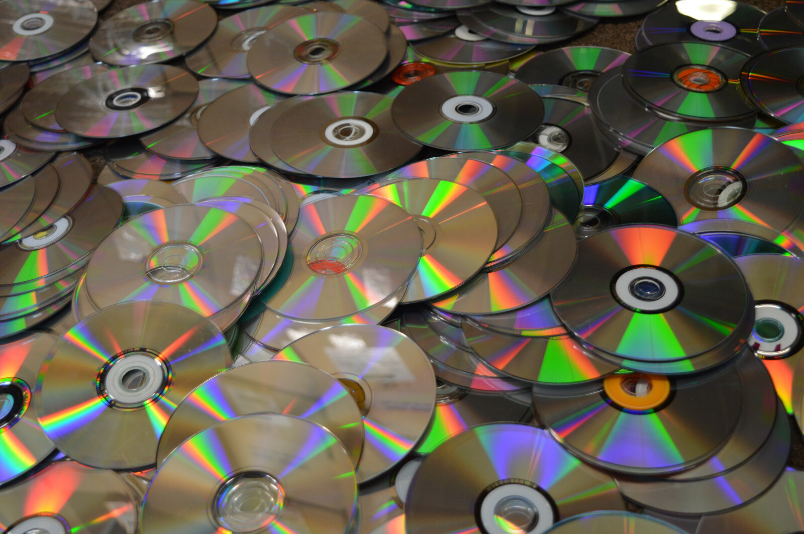 Old CDs for Arts & Crafts Compact Disc DIY Projects Decoration Upcycling Lot