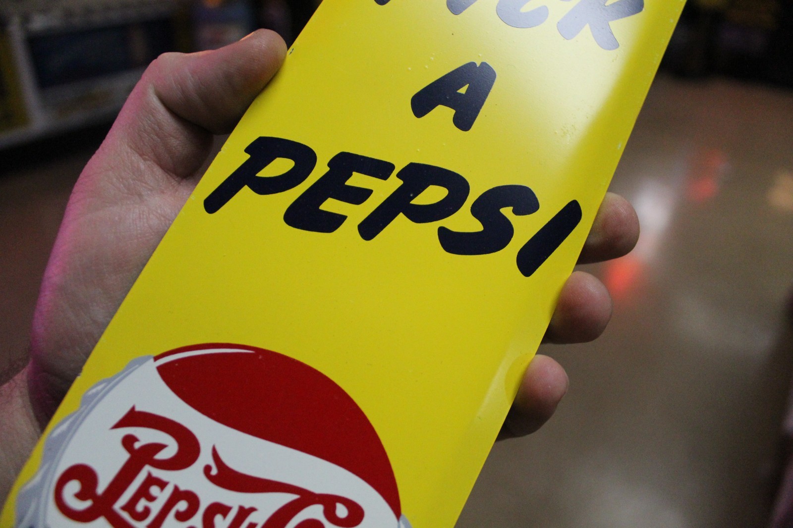 RARE 1950s PICK A PEPSI COLA STAMPED PAINTED METAL DOOR SIGN BOTTLE CAP DOUBLE