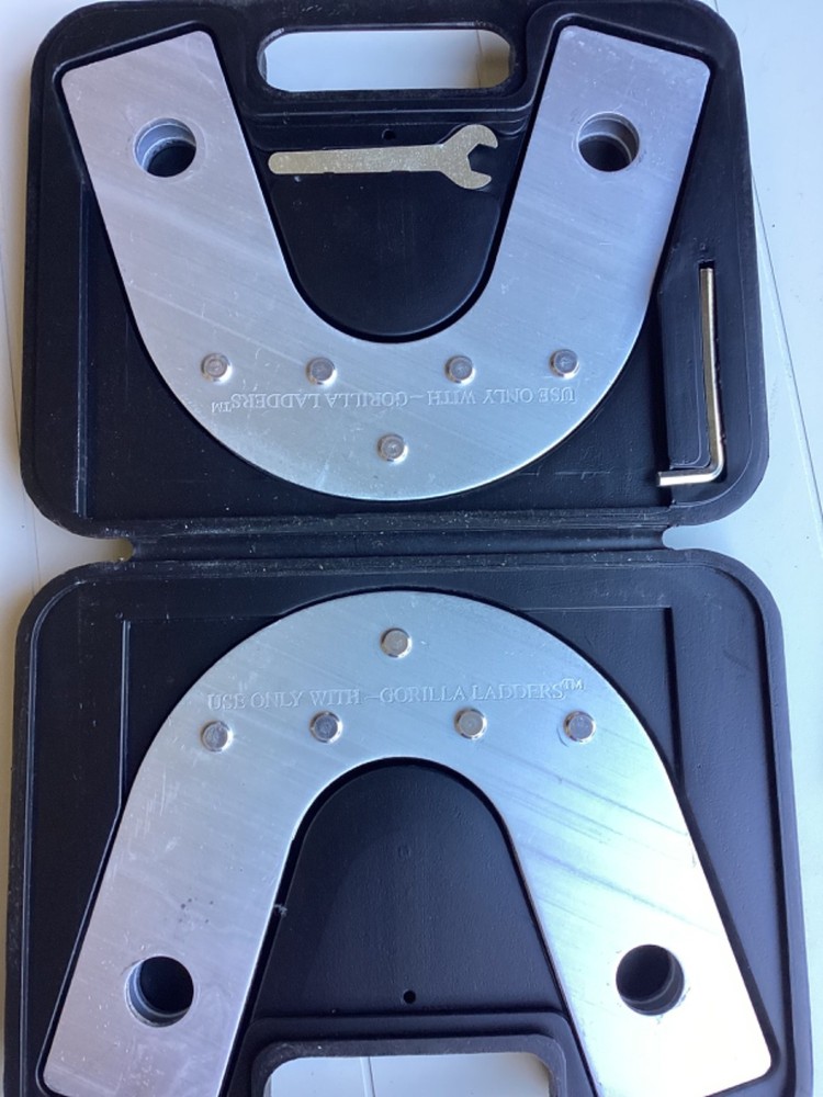 WERNER DYNAMIC LADDER HINGE SET IN CASE, Excellent Condition