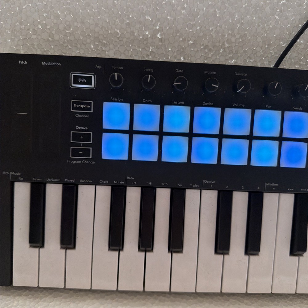 Novation Launchkey Mini Mk3 25 Mini-key Midi Keyboard Controller